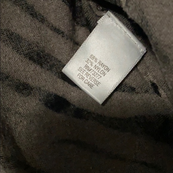 Apt 9 Top - Picture 3 of 3